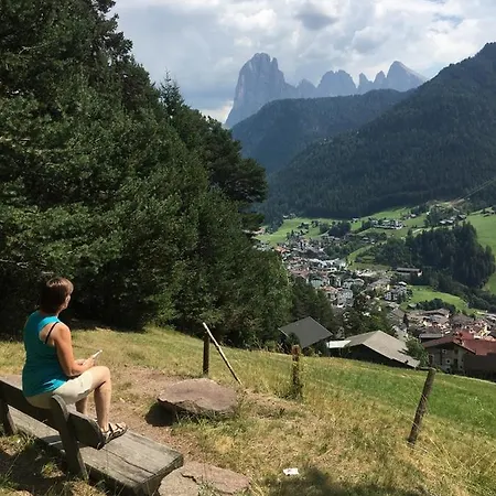 Bed & Breakfast Lavi Val Gardena