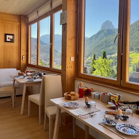 Bed & Breakfast Lavi Val Gardena